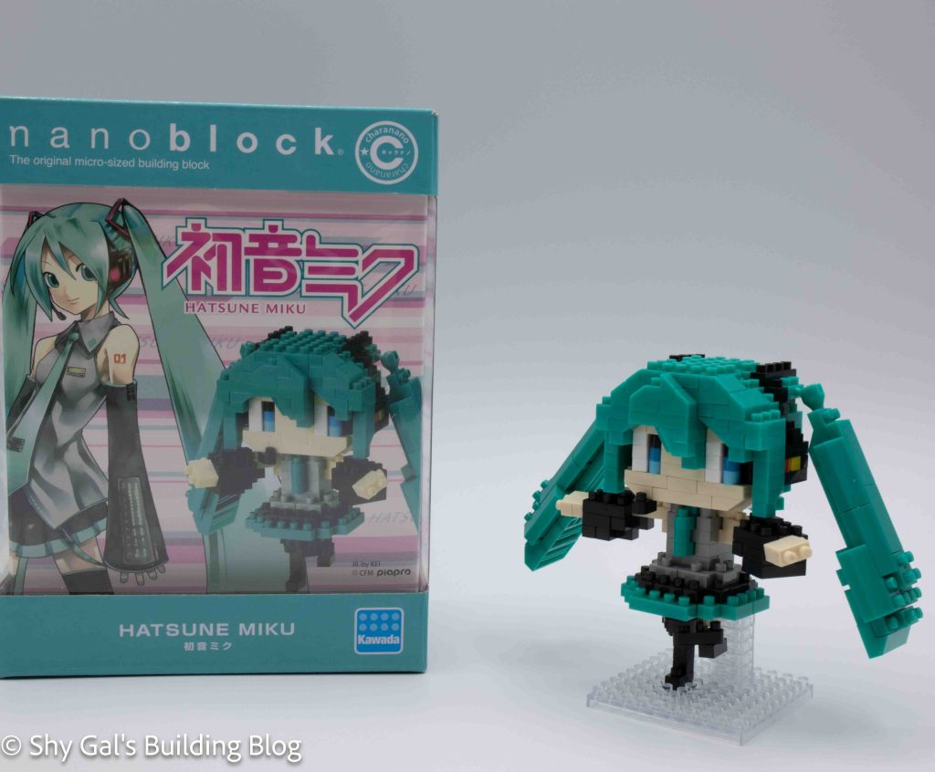Hatsune Miku build and box