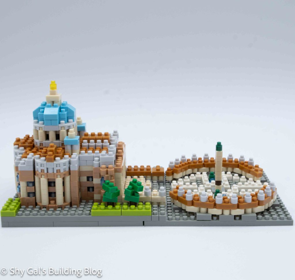 Citta Del Vaticano build side view