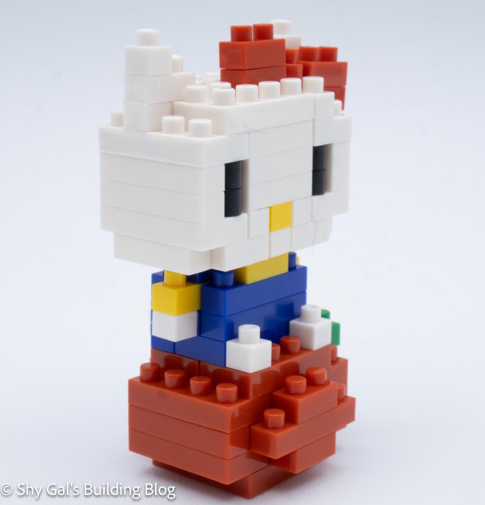 Hello Kitty Apple build front 3/4 view