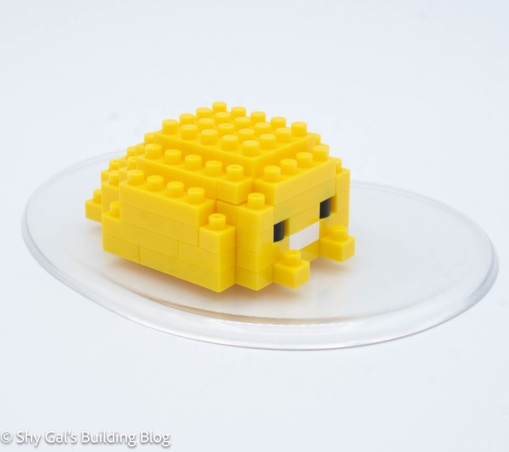 Nonbiri Gudetama build front 3/4 view