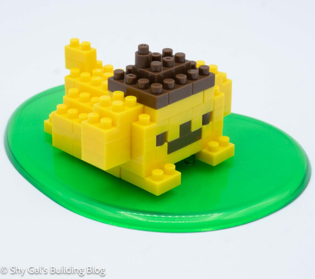 Nonbiri Pompompurin build front 3/4 view